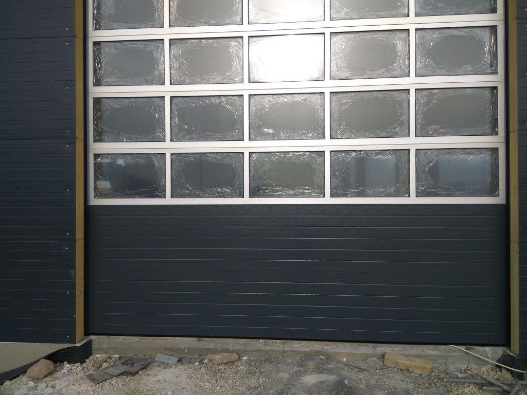 Garažo vartų montavimas